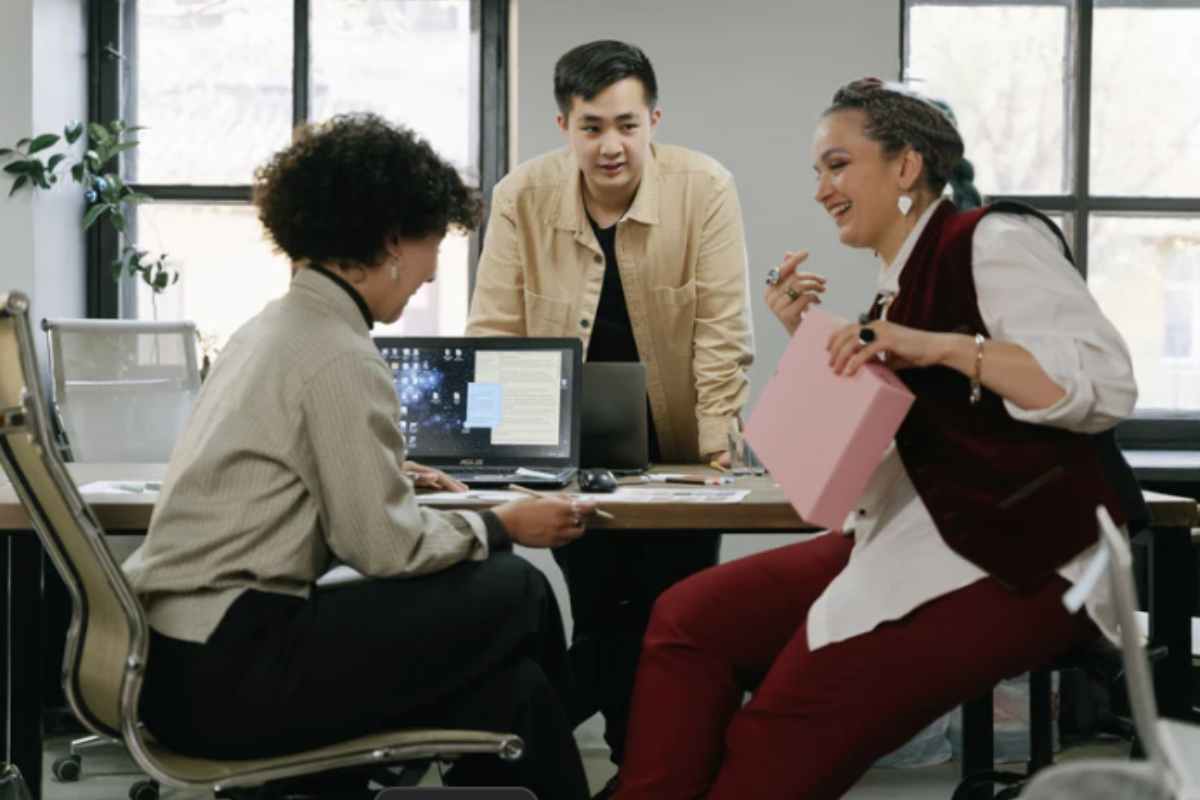 Questa normativa rappresenta un passo significativo verso la parità salariale e la lotta alle disuguaglianze di genere nel mondo del lavoro,