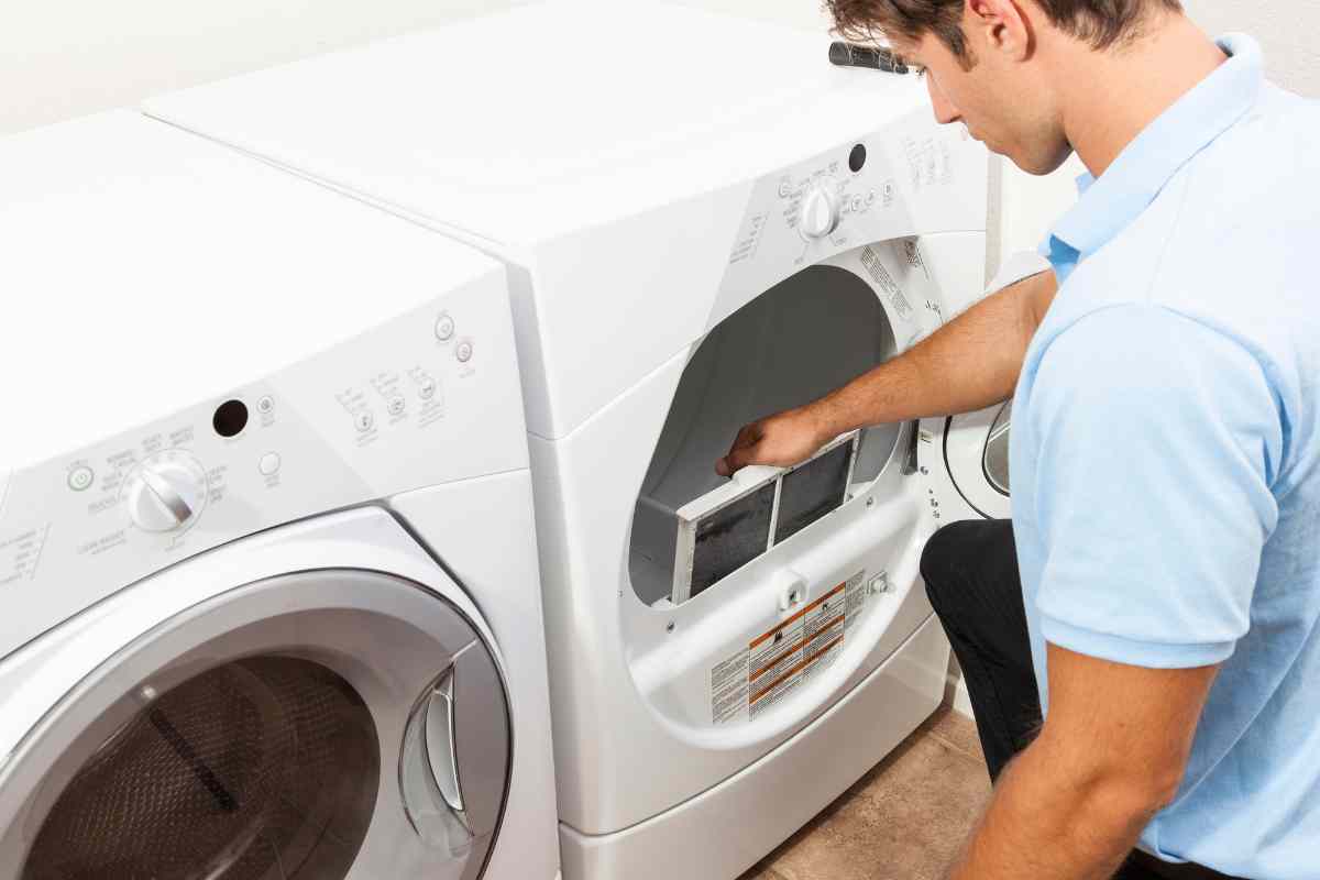 Asciugatrice, se getti via la lanugine raccolta a fine ciclo sbagli di grosso